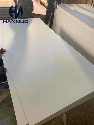 Pren haenog Gwyn EV Ffansi